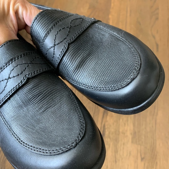 🌸 2 x $30 🌸 Brand new, never worn Earth Origins Shoes - Picture 2 of 7